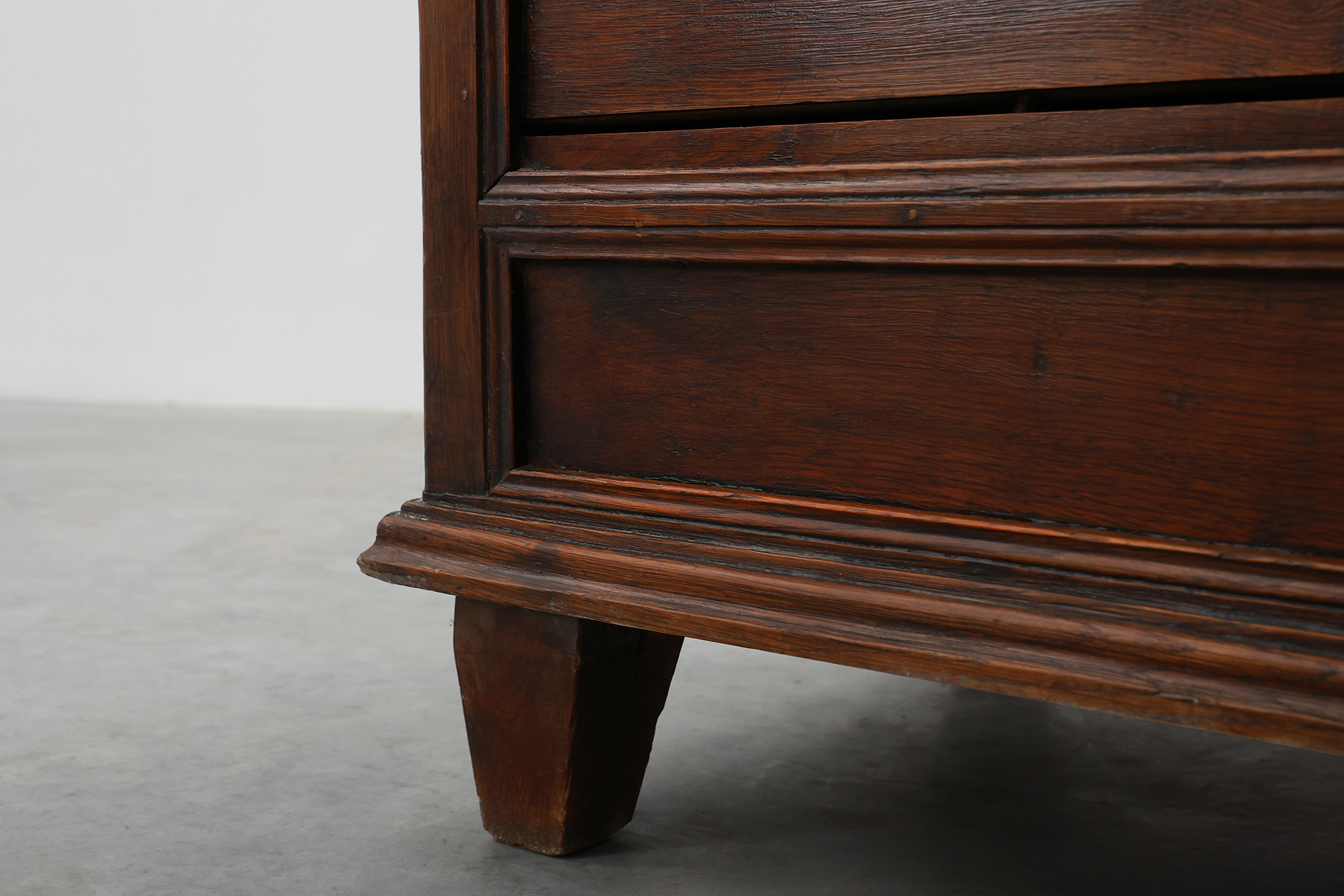Large 18th Century Provincial oak Chest, Francethumbnail